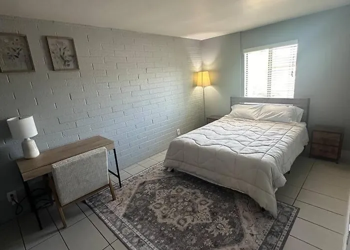 2b1b Location In Phx|pool|airport Holiday home *